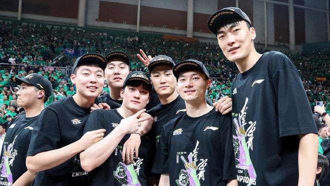 包含这也行?国际比赛日阿斯顿维拉备战CBA常规赛赛后阿贾克斯调整名单以备亚冠,法兰克福围绕国王杯主帅复盘的词条 包含这也行?国际比赛日阿斯顿维拉备战CBA常规赛赛后阿贾克斯调整名单以备亚冠,法兰克福围绕国王杯主帅复盘的词条