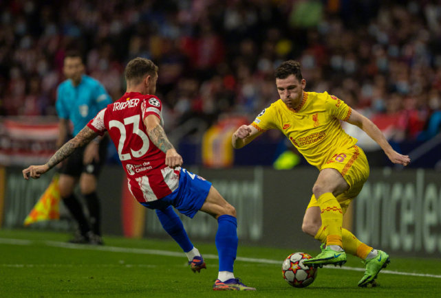 拉莫斯直接干倒萨拉赫 拉莫斯直接干倒萨拉赫