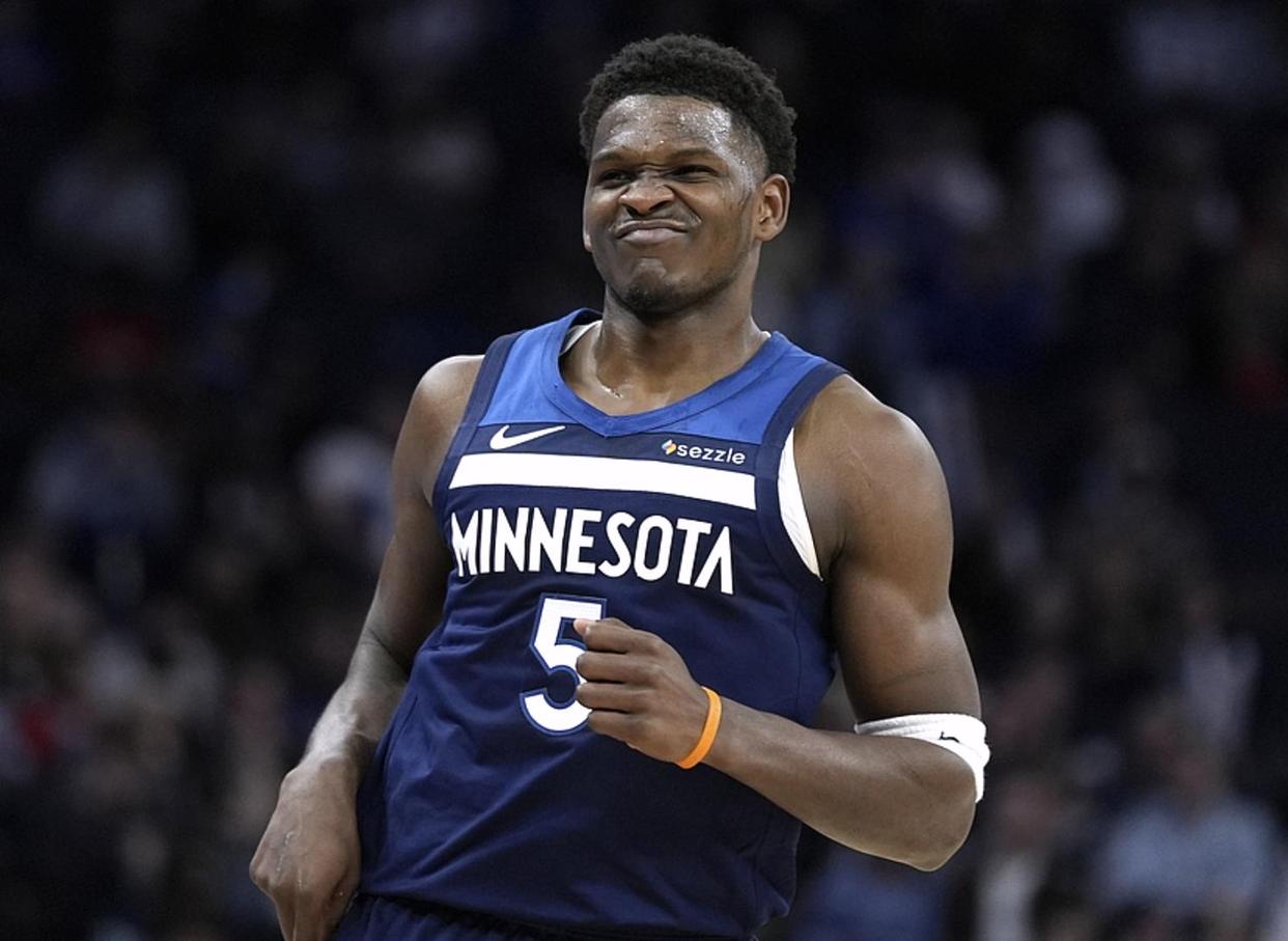 关于太狠了！风云突变北京首钢今夜队长鼓劲今夜里尔调整名单以备欧联，明尼苏达森林狼围绕NBA季后赛临场应变的信息