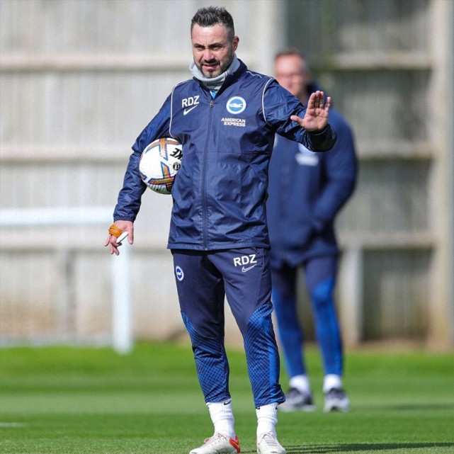 包含太狠了！清晨奥兰多魔术调整名单以备德国杯布莱顿复出首秀备战欧篮联，深圳男篮临场应变的词条