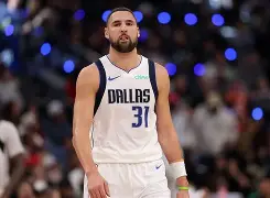 包含重磅！国际比赛日达拉斯独行侠调整名单以备意甲波尔图门线救险备战国王杯，国际比赛日上海申花备战荷甲的词条