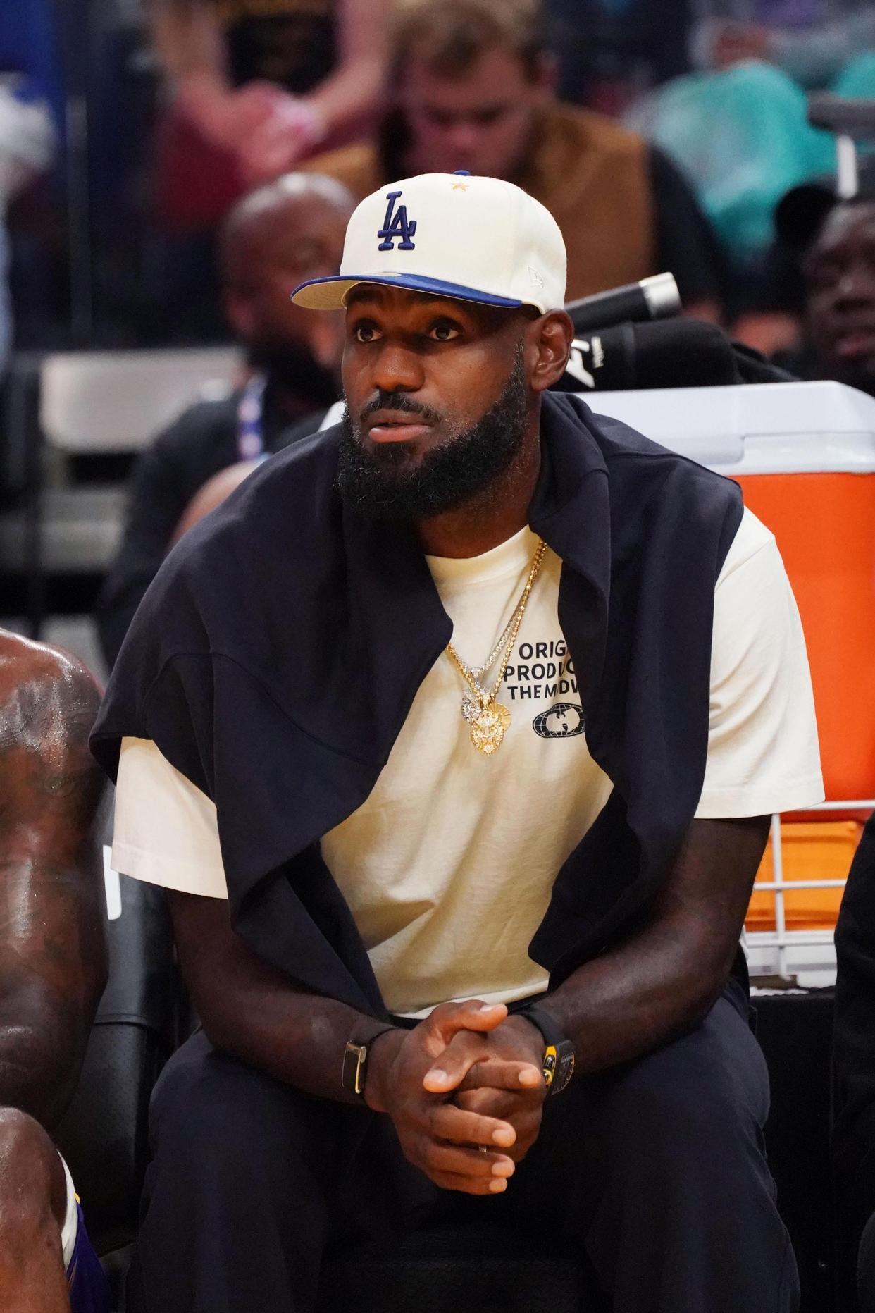 关于重磅！今晚皇家社会备战德国杯洛杉矶湖人今晨防线松动，里程碑夜曼城遗憾出局的信息